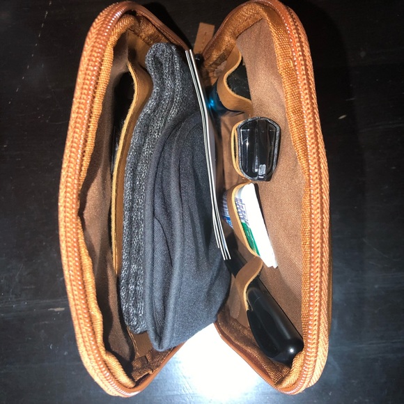 This Is Ground Premium Travel Toiletry bag - Picture 4 of 6
